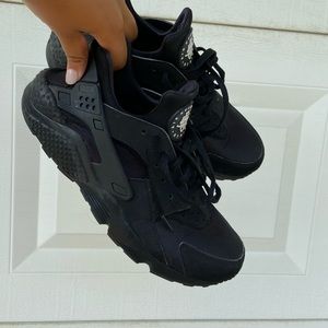 black AIR HUARACHE